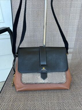 Fossil Kinley Black, Brown pebble leather Color block Crossbody Bag.